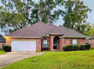 620 Walnut Grove Dr, Pearl, MS 39208