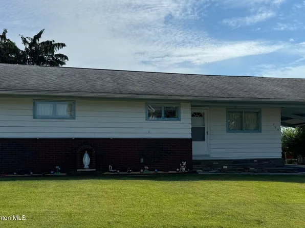 752 Crystal St, Peckville, PA 18452