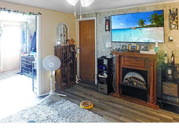 2nd image of 316 E Kline Ave #318