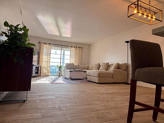 2nd image of 1501 SW 134th Way Unit 304