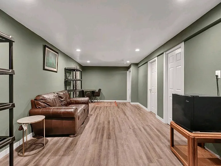 341 Longfellow Dr — Photo 14
