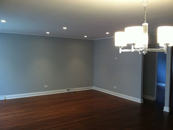 3rd image of 226 Zuelke Dr