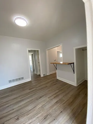 122 Caledonia St NE #2 Photo 1