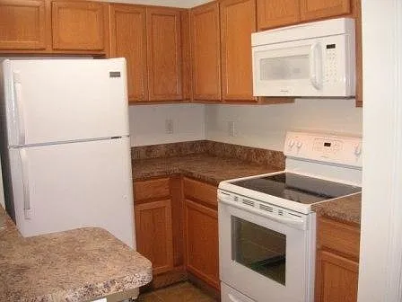 Brooktree Apartments — Photo 4