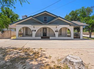 701 E 6th St, Del Rio, TX 78840