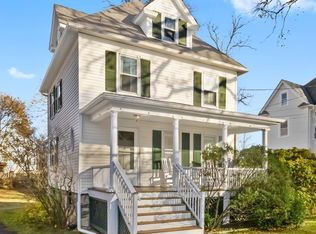 27 Sinawoy Rd, Cos Cob, CT 06807