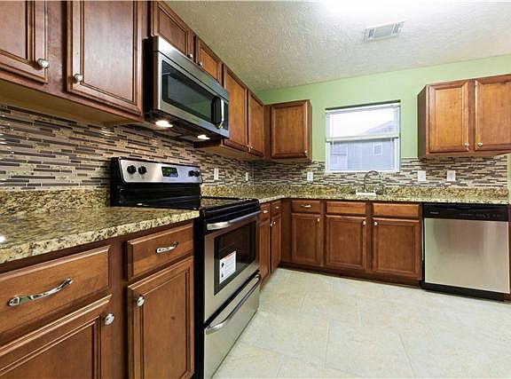 2nd image of 2934 Vista Ln