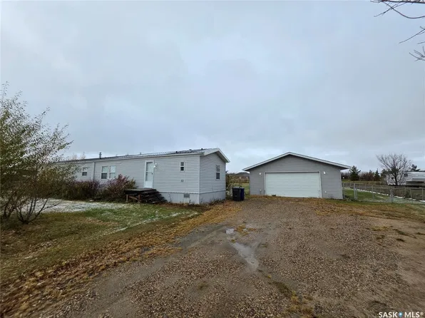 715 Sergent Avenue E, Meadow Lake, SK S9X 1H9