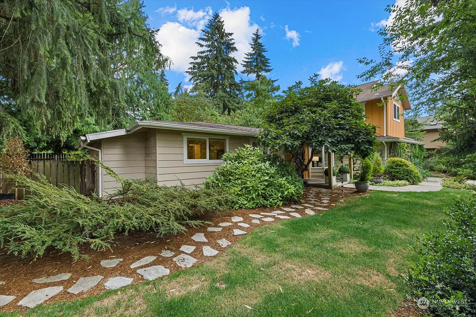 12315 NE 108th Street photo 1