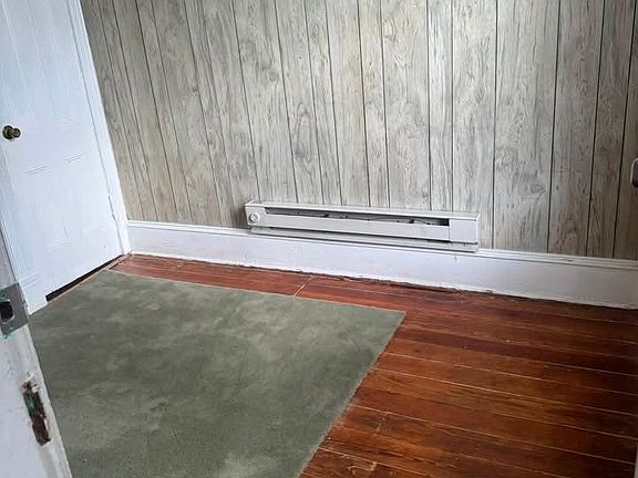 2nd image of 106 Carson Ave