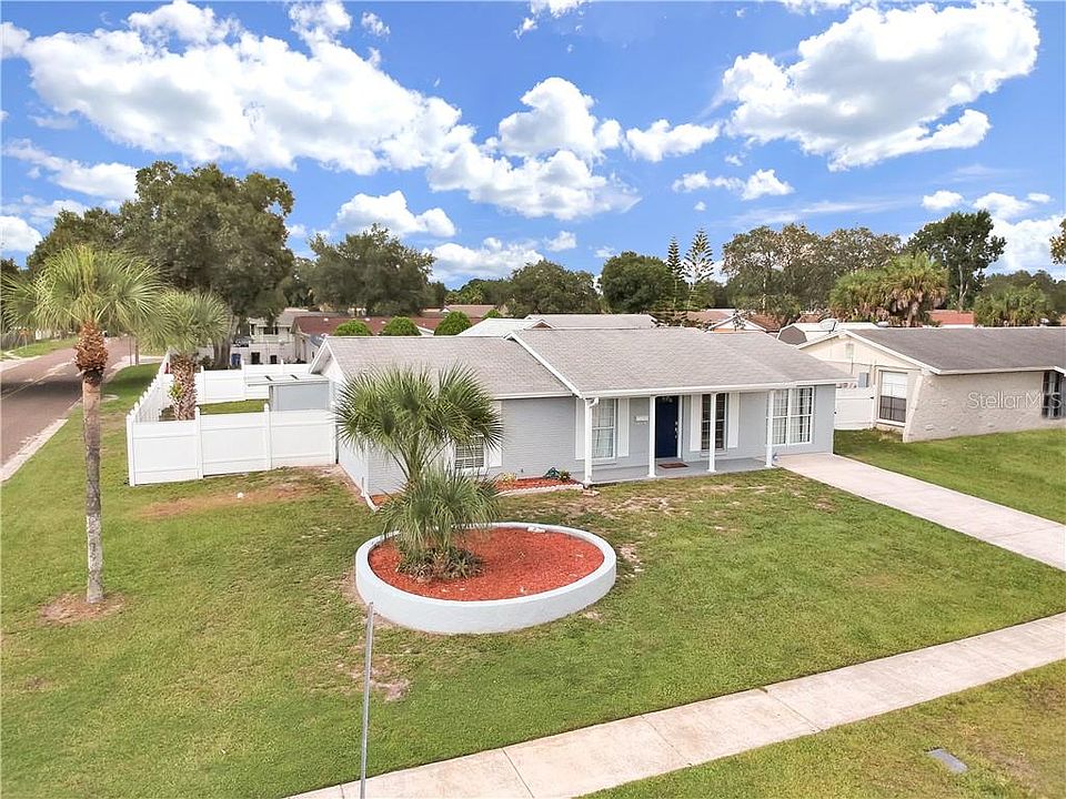 1st image of 7941 Woodglen Cir