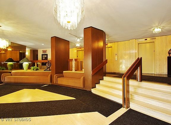 3rd image of 7061 N Kedzie Ave Suite 703