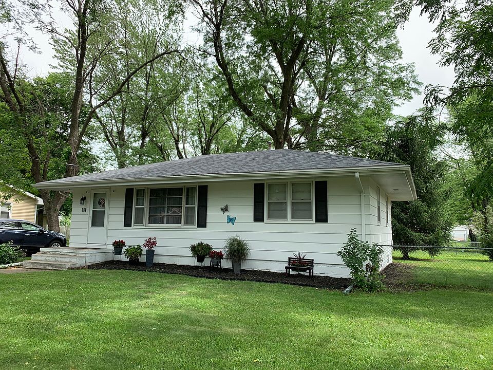 1st image of 120 Bel Aire Dr