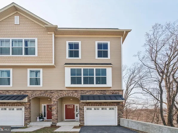 6718 Cinnaminson Ct, Philadelphia, PA 19128