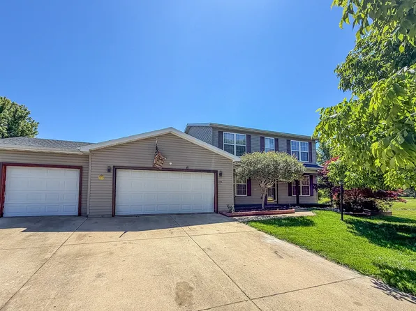 702 Balsam Dr, Saint Joseph, IL 61873