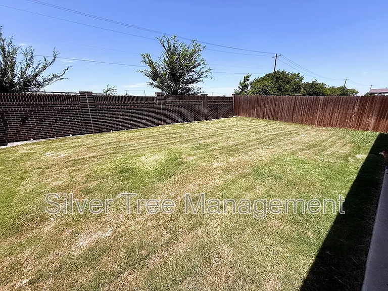 10921 Rockchapel Dr — Photo 38