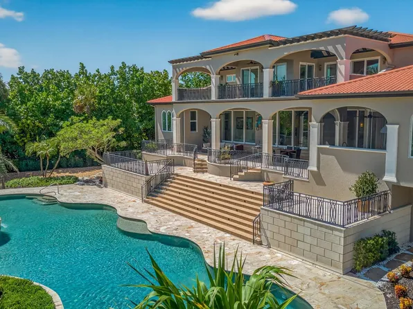 330 Cowry Ct, Sanibel, FL 33957