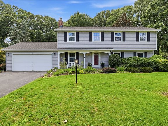 2nd image of 36 Autumn Oak Cir