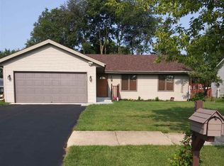 918 Stonefield Ln, Rockford, IL 61108