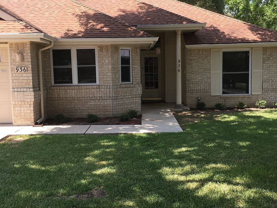 1st image of 936 Hideaway Cir