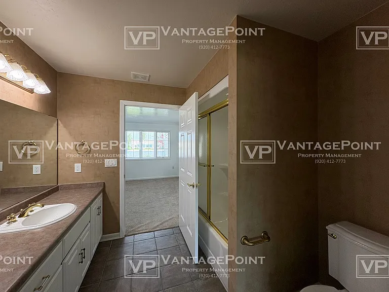 1684 Twin Lakes Cir #1 — Photo 24