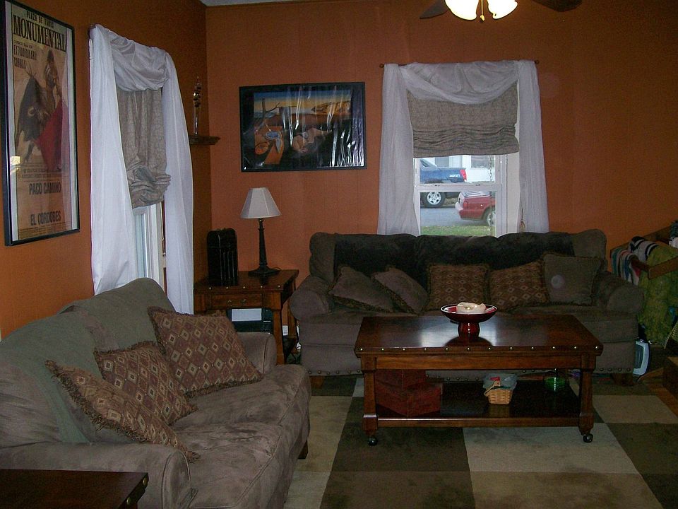 2nd image of 306 Ash St