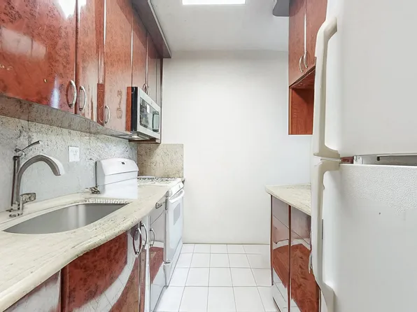 3626 Kings Highway image 7 of 22