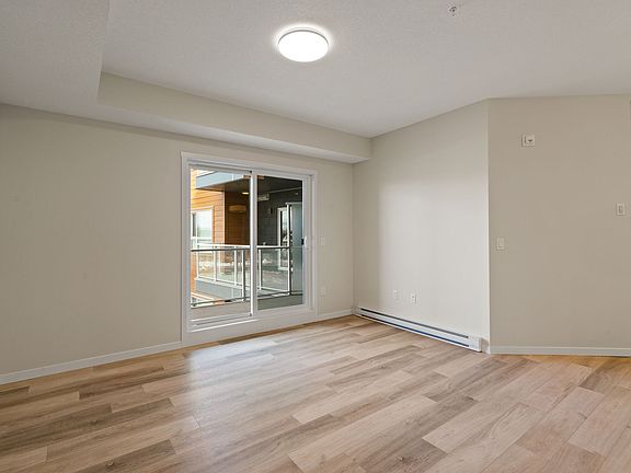 5th image of 360 Harvest Hills Way NE #315