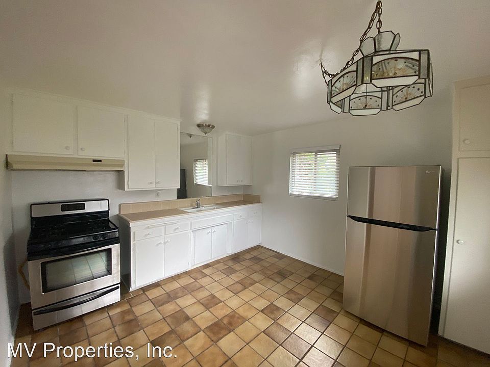 1st image of 639 Stratford Ct #16