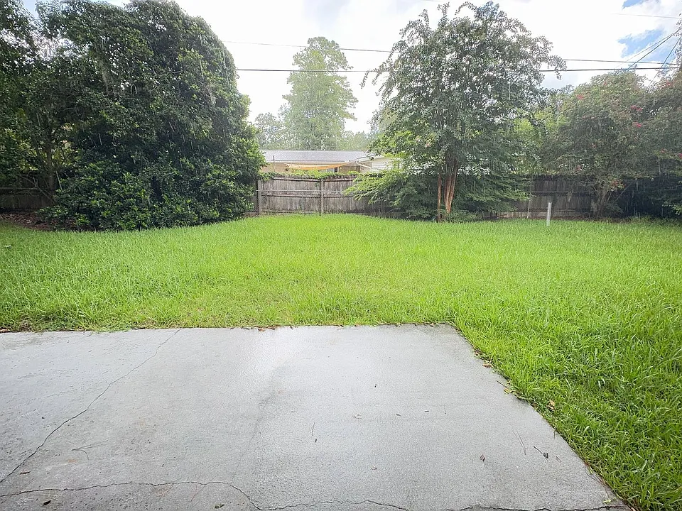 3330 NW 27th Ave