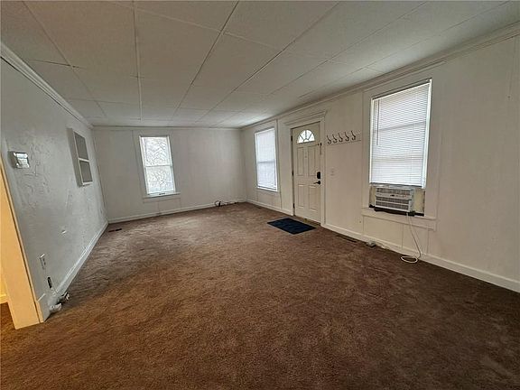 4th image of 625 Benton Ave