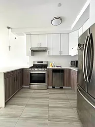 Rented by SUNAMERICA REALTY CHOICE INC