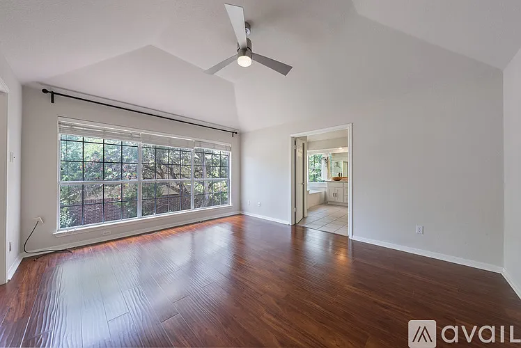 2421 Falcon Dr — Photo 6