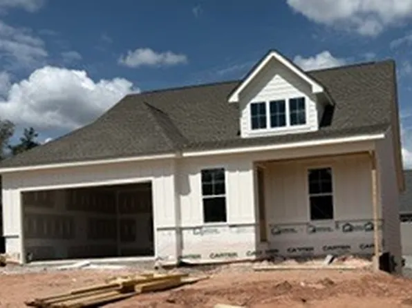 106 Live Oak Ln, Carrollton, GA 30117