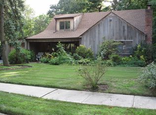 28 Chadwick Rd, Great Neck, NY 11023