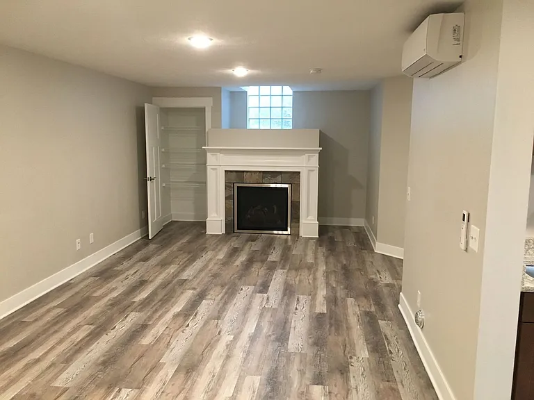 Beautiful apartment in a redeveloped church - Creston neighborhood. — Photo 24