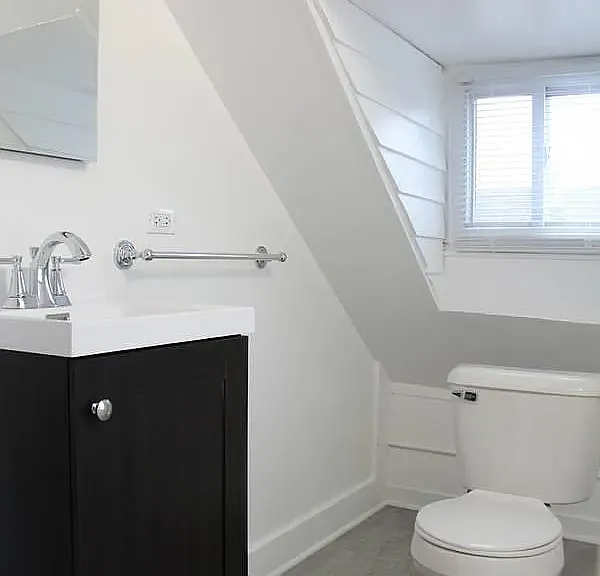 2531 W Lyndale St #2R — Photo 4