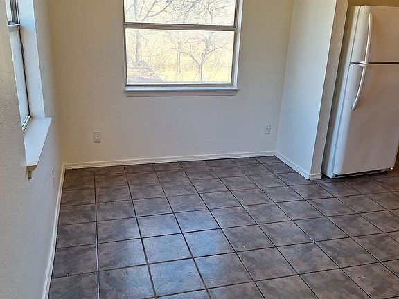 5th image of 219 E 8th St #A