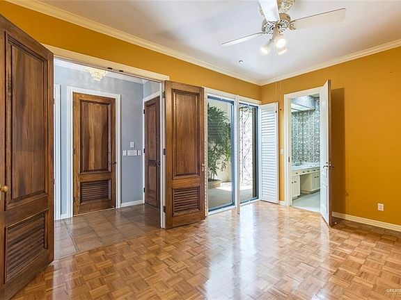 2nd image of 32 Villas Jardin Dr