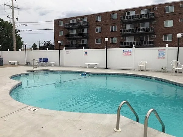 Studio, 366 sqft, $1,800 — Photo 3