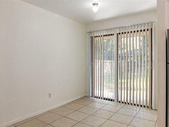 5th image of 1031 SW 61st St