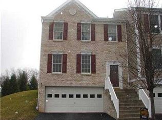 2 Castleview Dr, Mc Kees Rocks, PA 15136