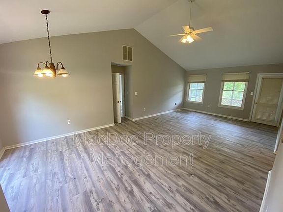 3rd image of 10518 Bent Tree Dr
