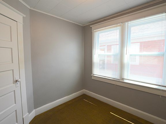 4th image of 217 Hendricks Pl
