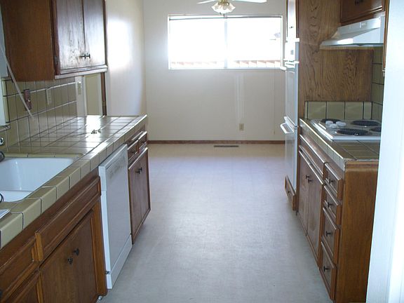 4th image of 2866 Julio Ave