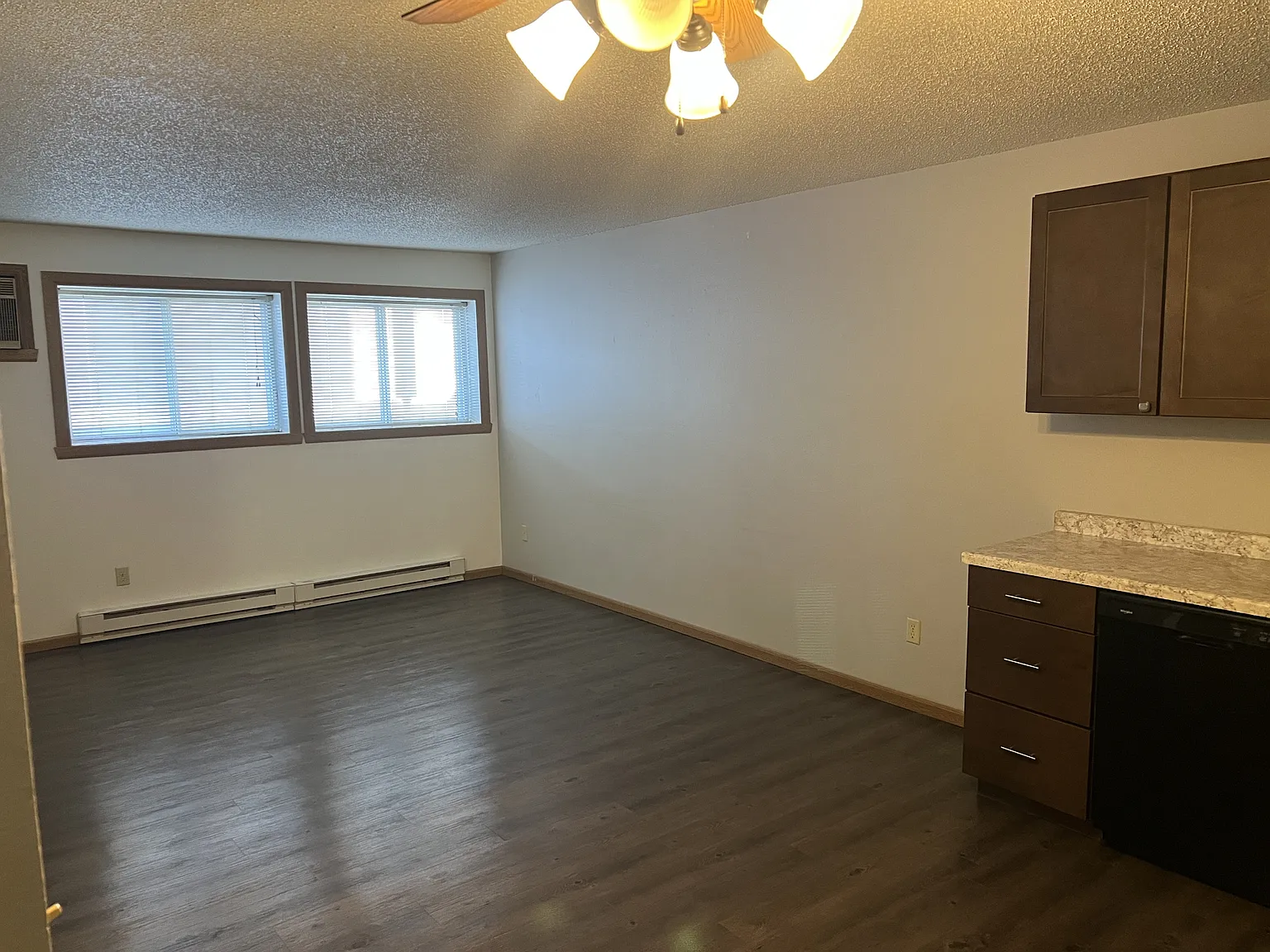 1544 East Gateway Circle South - 104 — Photo 2
