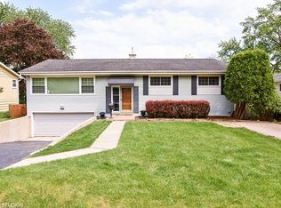 811 Skyline Dr, Barrington, IL 60010