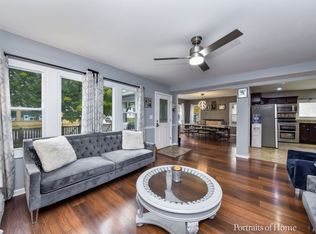 802 Jackson St, Aurora, IL 60505