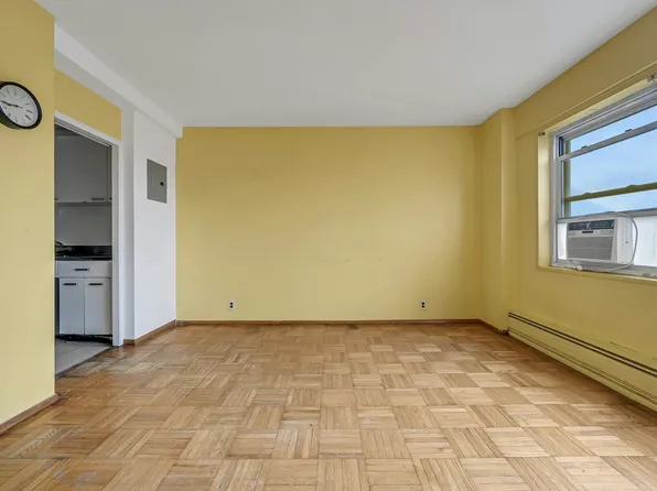 1 Fordham Hill Oval image 4 of 43