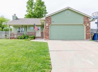 1661 N Prairie Run Cir, Mulvane, KS 67110